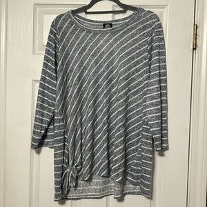 NWT Bobeau side tie shirt